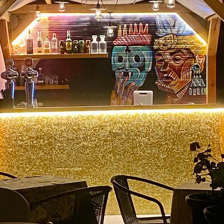 فندق Sunset Art Beach Front تشيرنوموريتس المظهر الخارجي الصورة