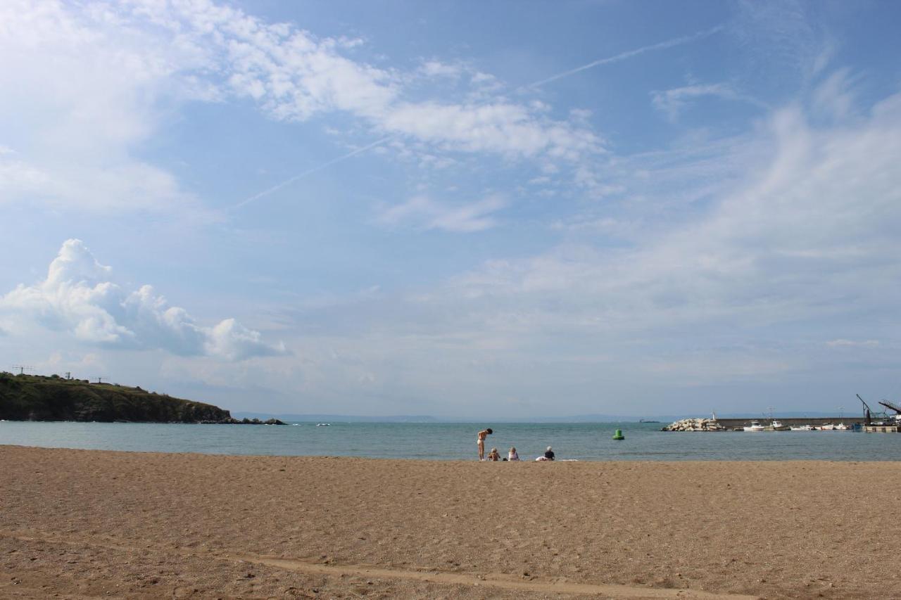 فندق Sunset Art Beach Front تشيرنوموريتس المظهر الخارجي الصورة