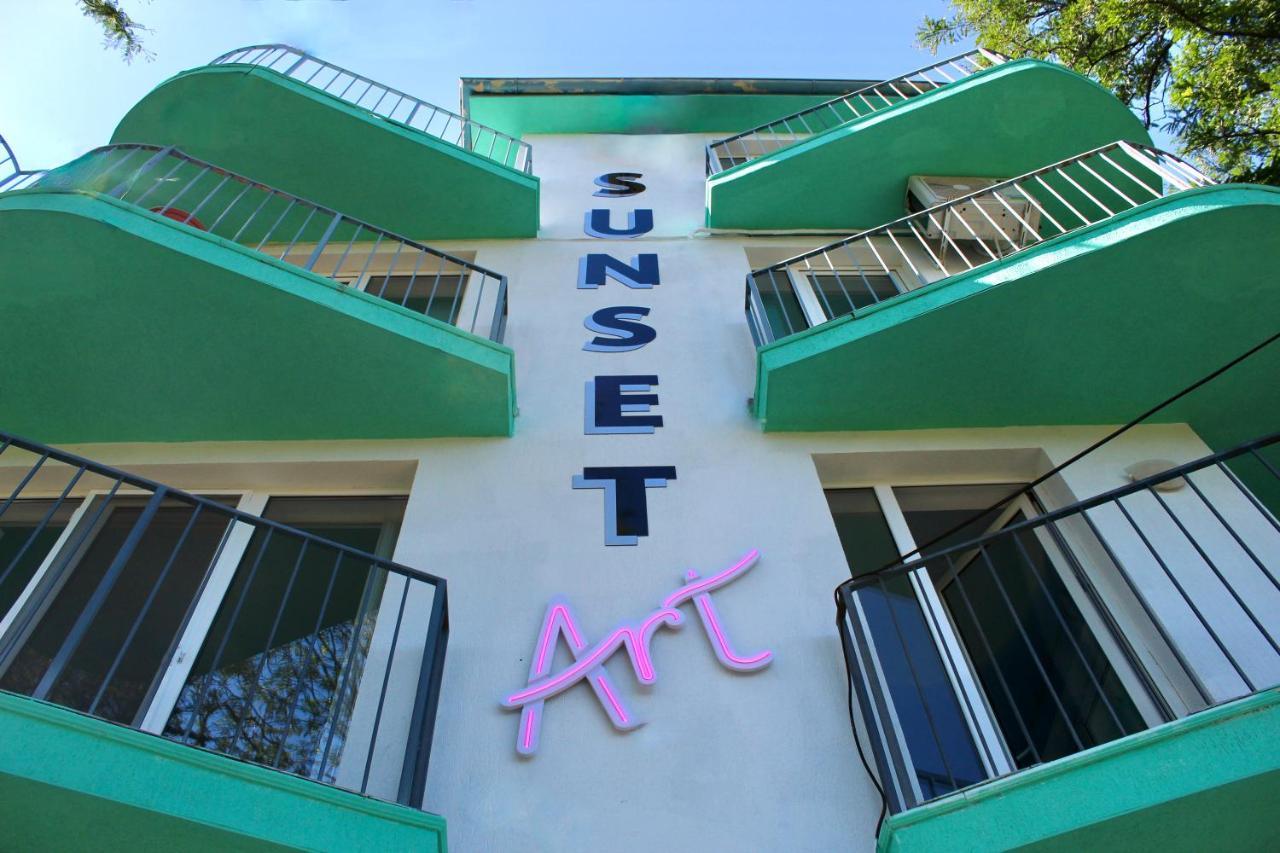 فندق Sunset Art Beach Front تشيرنوموريتس المظهر الخارجي الصورة