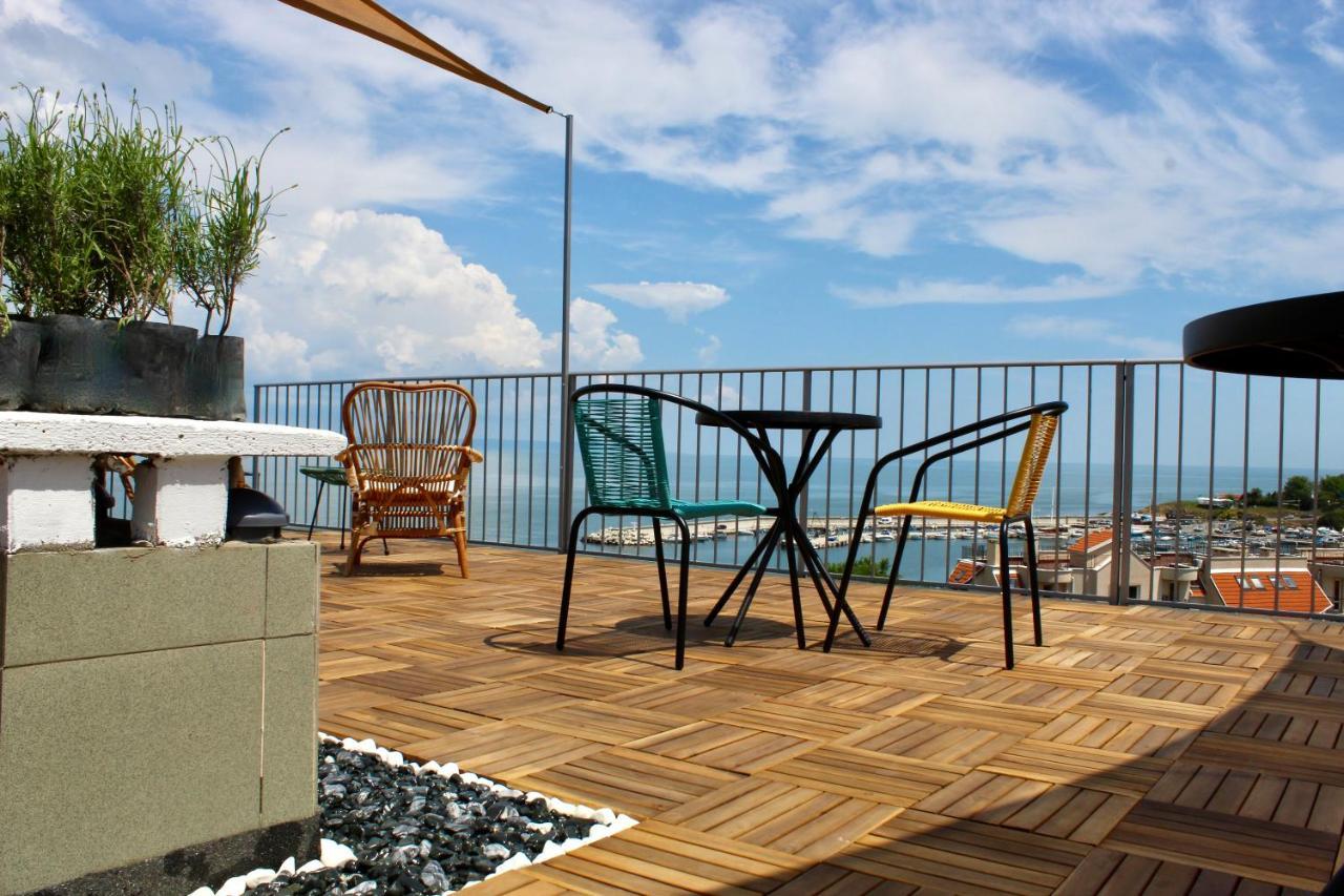 فندق Sunset Art Beach Front تشيرنوموريتس المظهر الخارجي الصورة