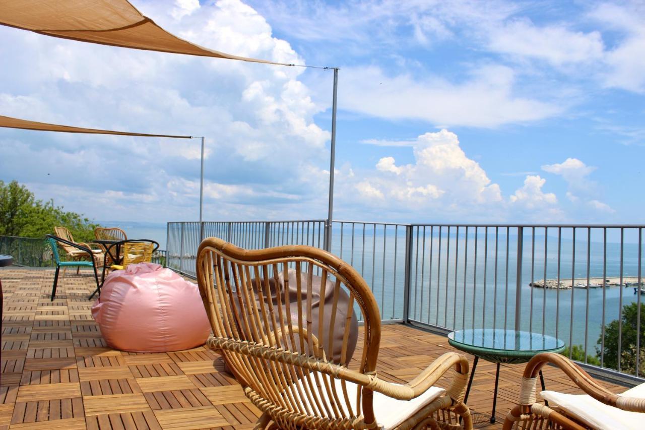 فندق Sunset Art Beach Front تشيرنوموريتس المظهر الخارجي الصورة